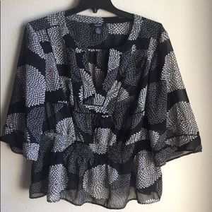 🎉HP🎉 Women’s Plus Size Alfani B/W Blouse 👚🖤